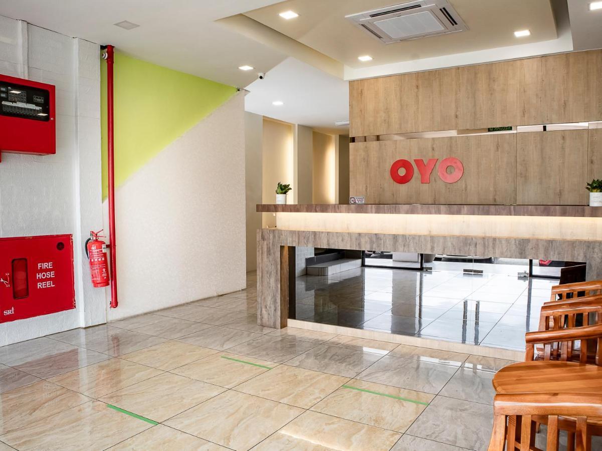 Oyo 90105塔玛斯酒店 诗巫 外观 照片